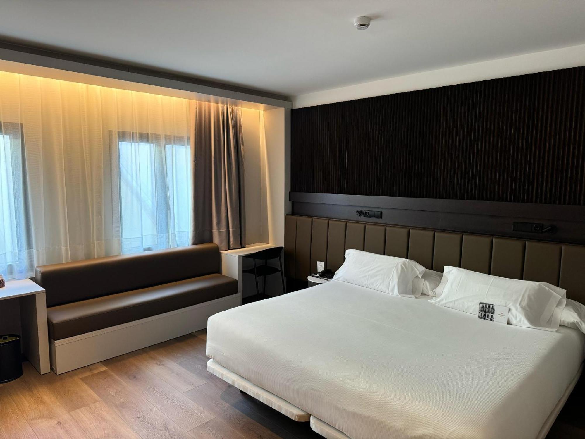 Hotel Becquer Севиля Екстериор снимка